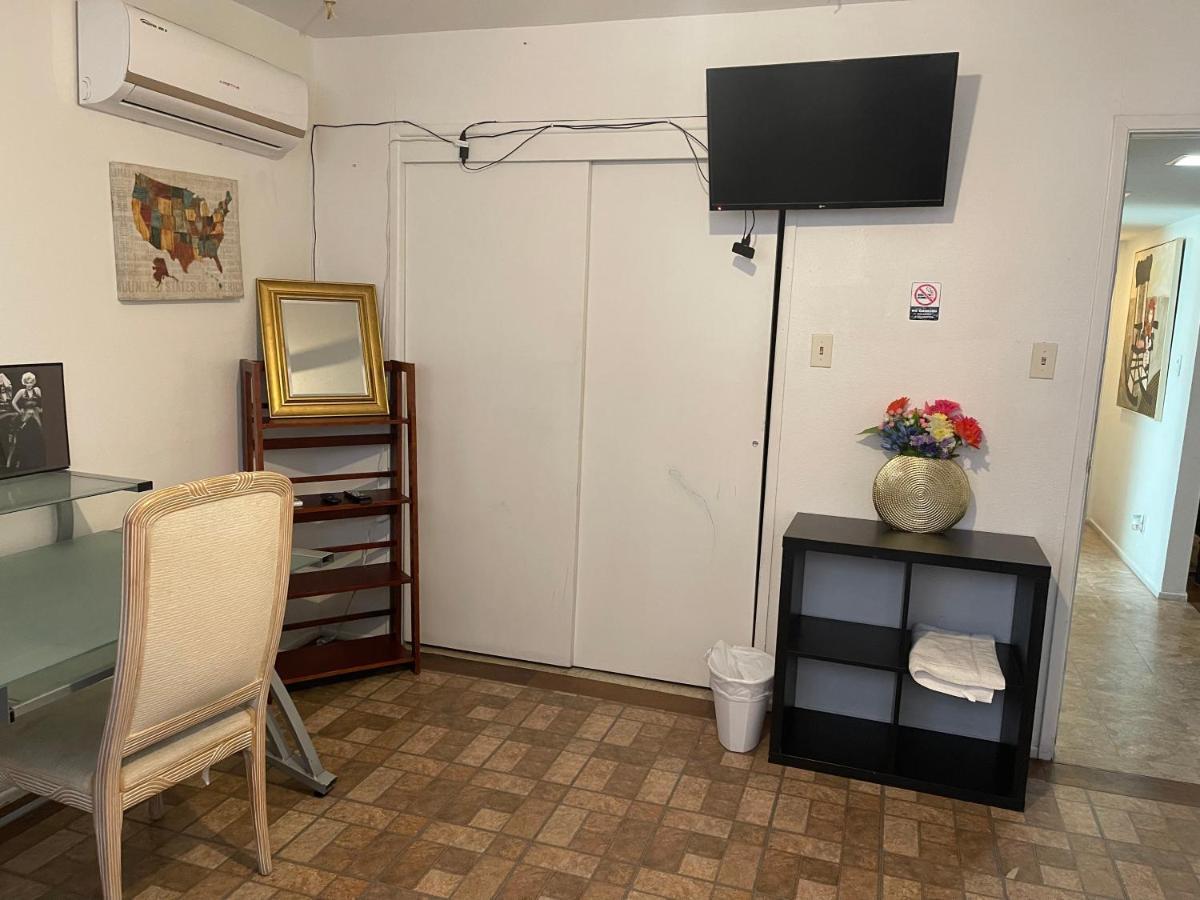 Homestay The Yellow Penthouse Llc Las Vegas