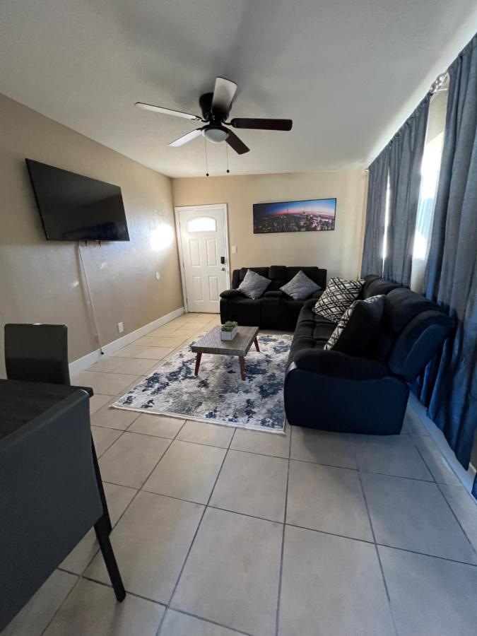 3 Bedroom Flat W/ Private Yard Apartment