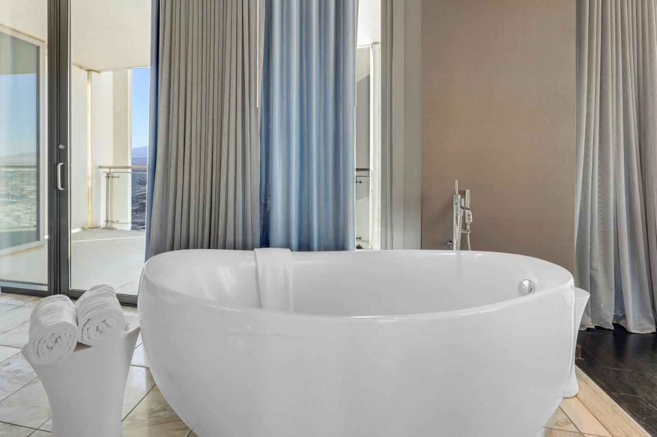 Aparthotel Vegas Palms High 52nd Fl. 1bdr Corner Penthouse 1220sqft