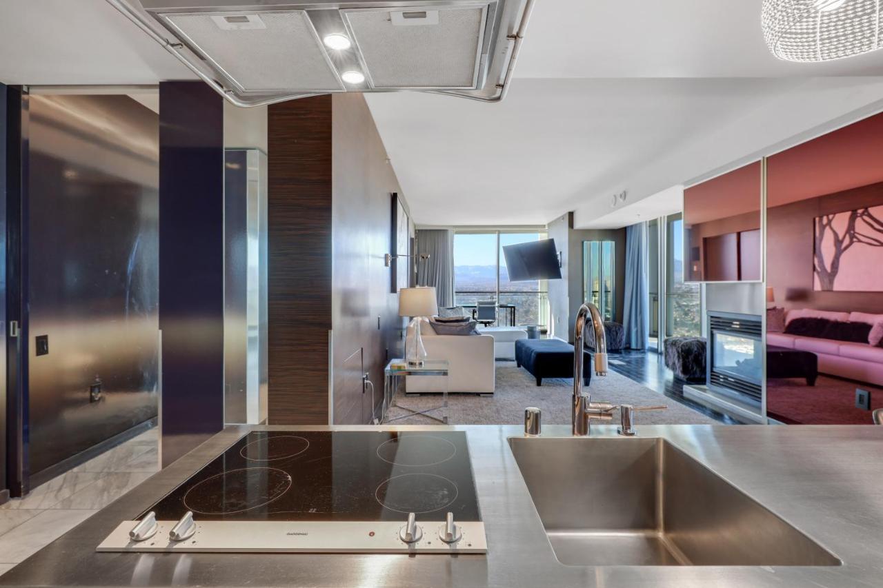 Vegas Palms High 52nd Fl. 1bdr Corner Penthouse 1220sqft *