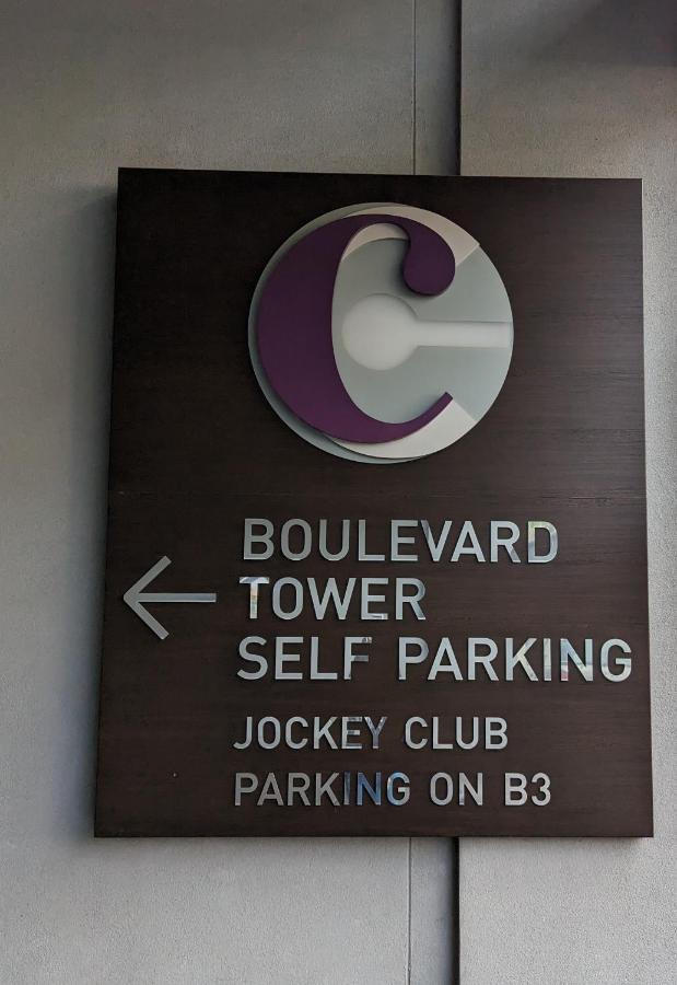 Apartahotel At Jockey Club 3*