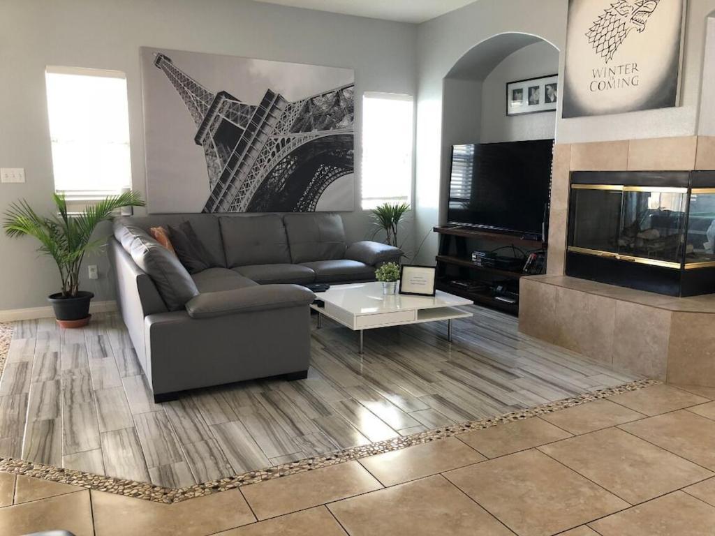 Oasis Pool House, Optional Pool Heater Holiday home *