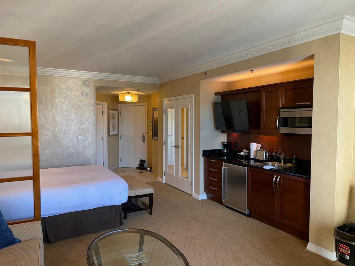 Mgm Signature - Strip View Suite- Free Valet Parking Aparthotel