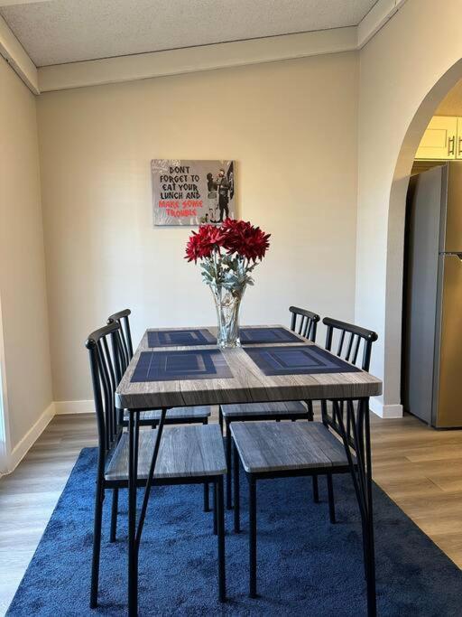 2 Bedroom Minutes From Vegas Strip And Airport Las Vegas