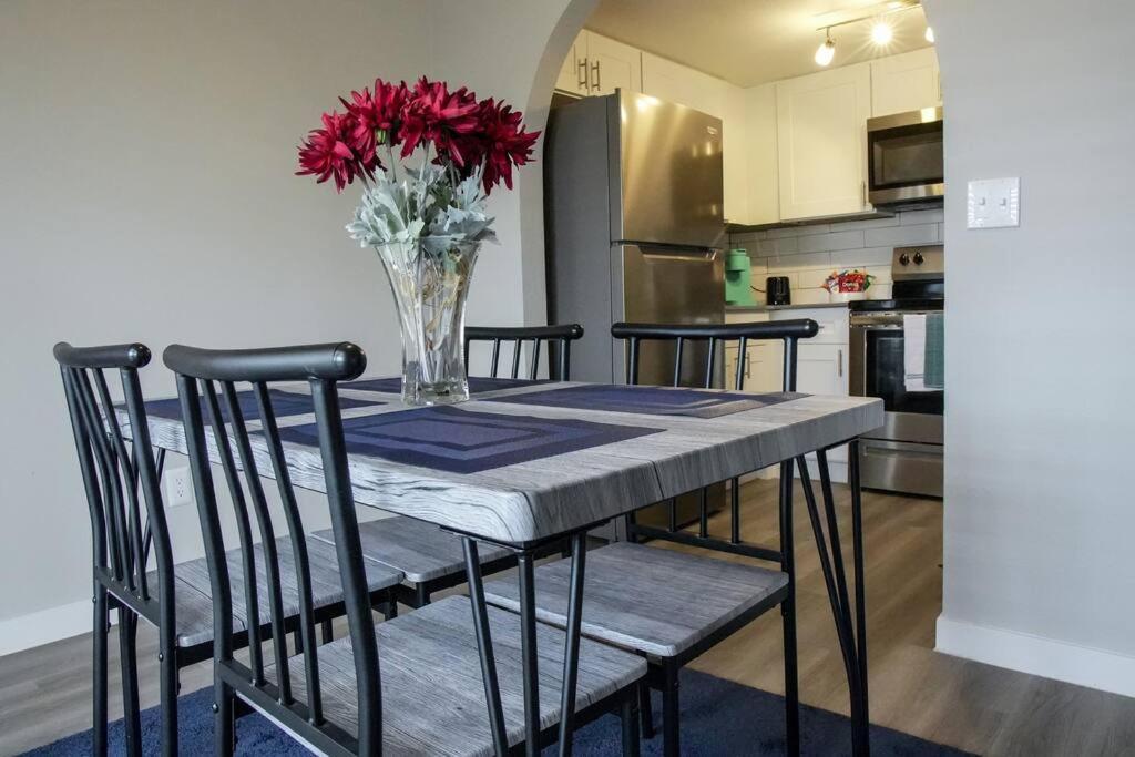 2 Bedroom Minutes From Vegas Strip And Airport Apartamento