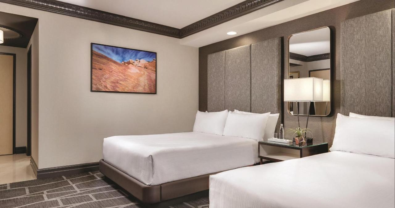 Strip Unit By Luxor And T Mobile Arena Area * Las Vegas