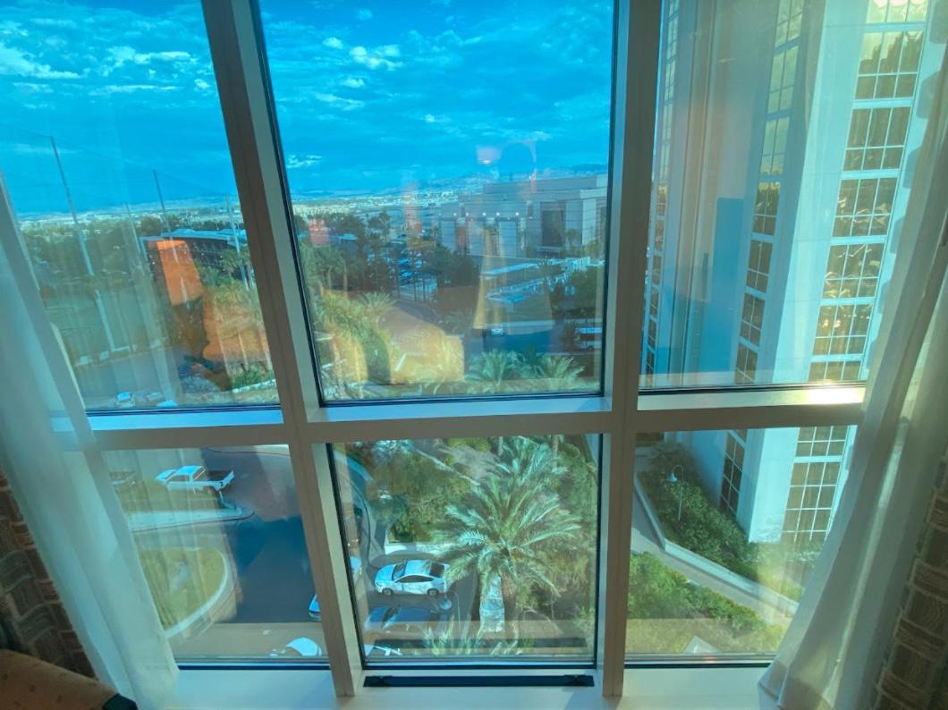 Mgm Signature Large Corner Balcony #4f7 Aparthotel