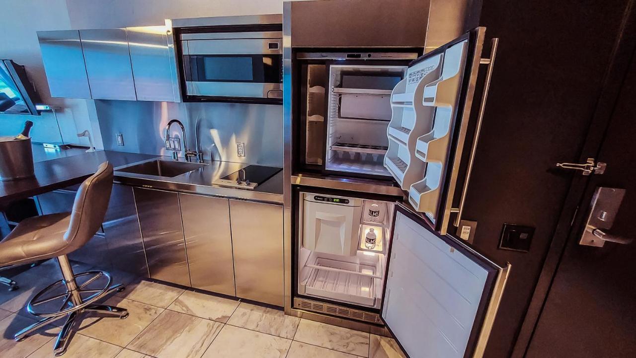 Luxury 53rd Flr With Amazing Sunset View & Balcony No Refee At Palms Place *