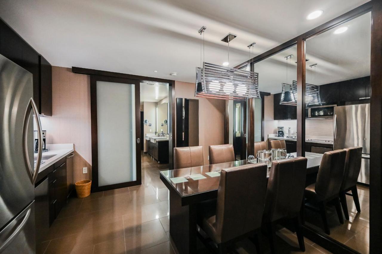 Stripviewsuites At Vdara *