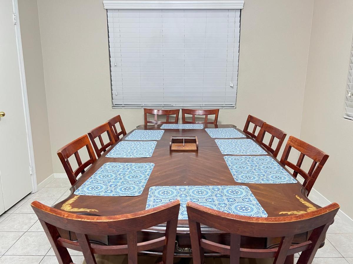 Sweet Spacious 5 Bdrm With Pool Holiday home