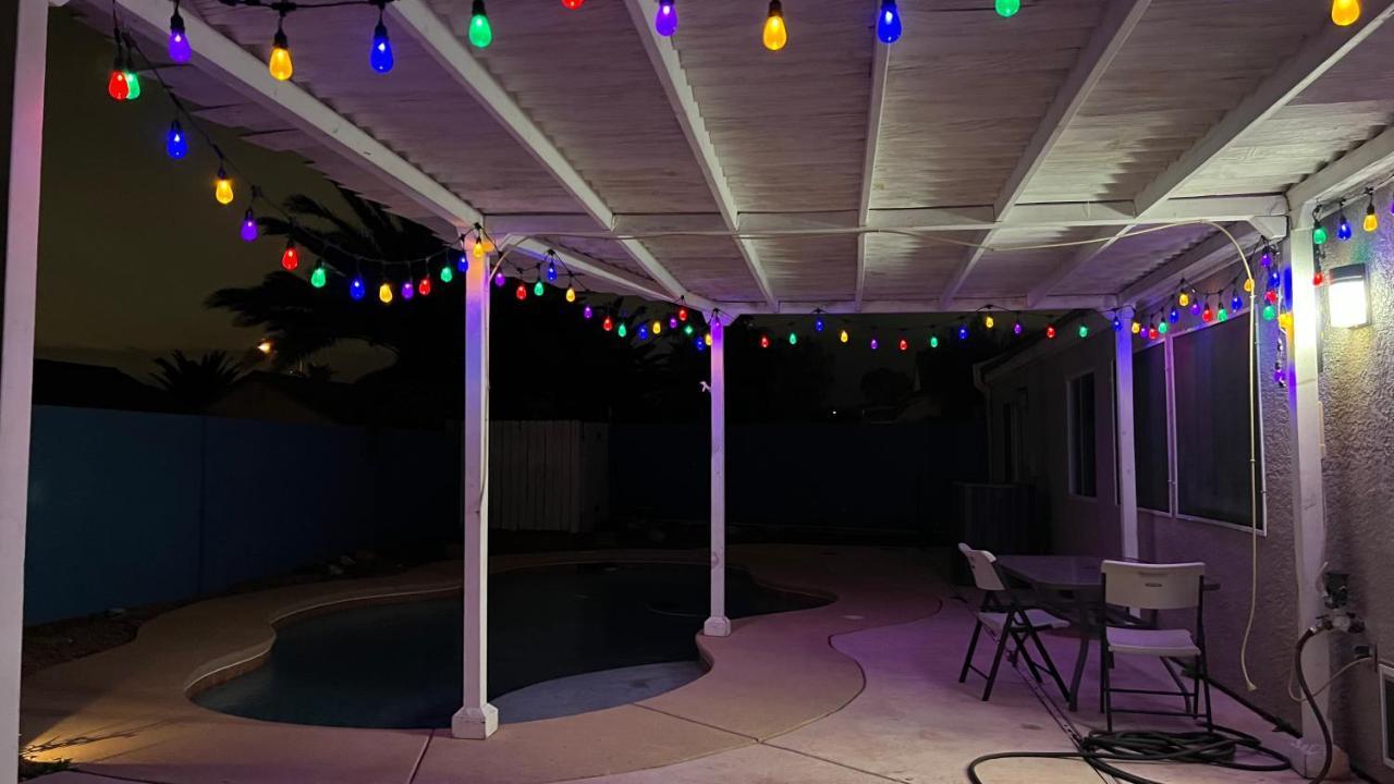 Sweet Spacious 5 Bdrm With Pool Holiday home Las Vegas