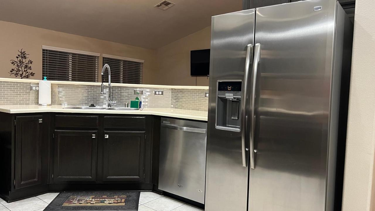 Holiday home Sweet Spacious 5 Bdrm With Pool *