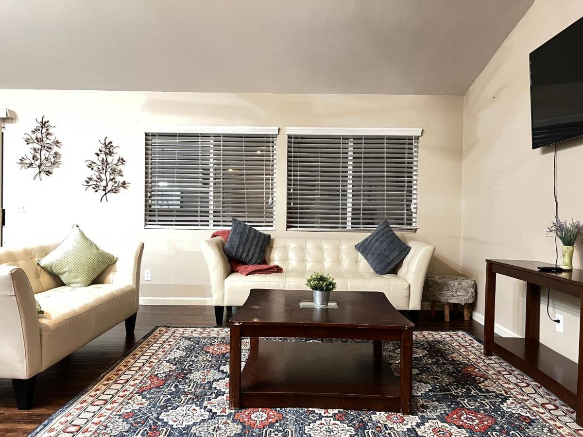 Sweet Spacious 5 Bdrm With Pool Las Vegas