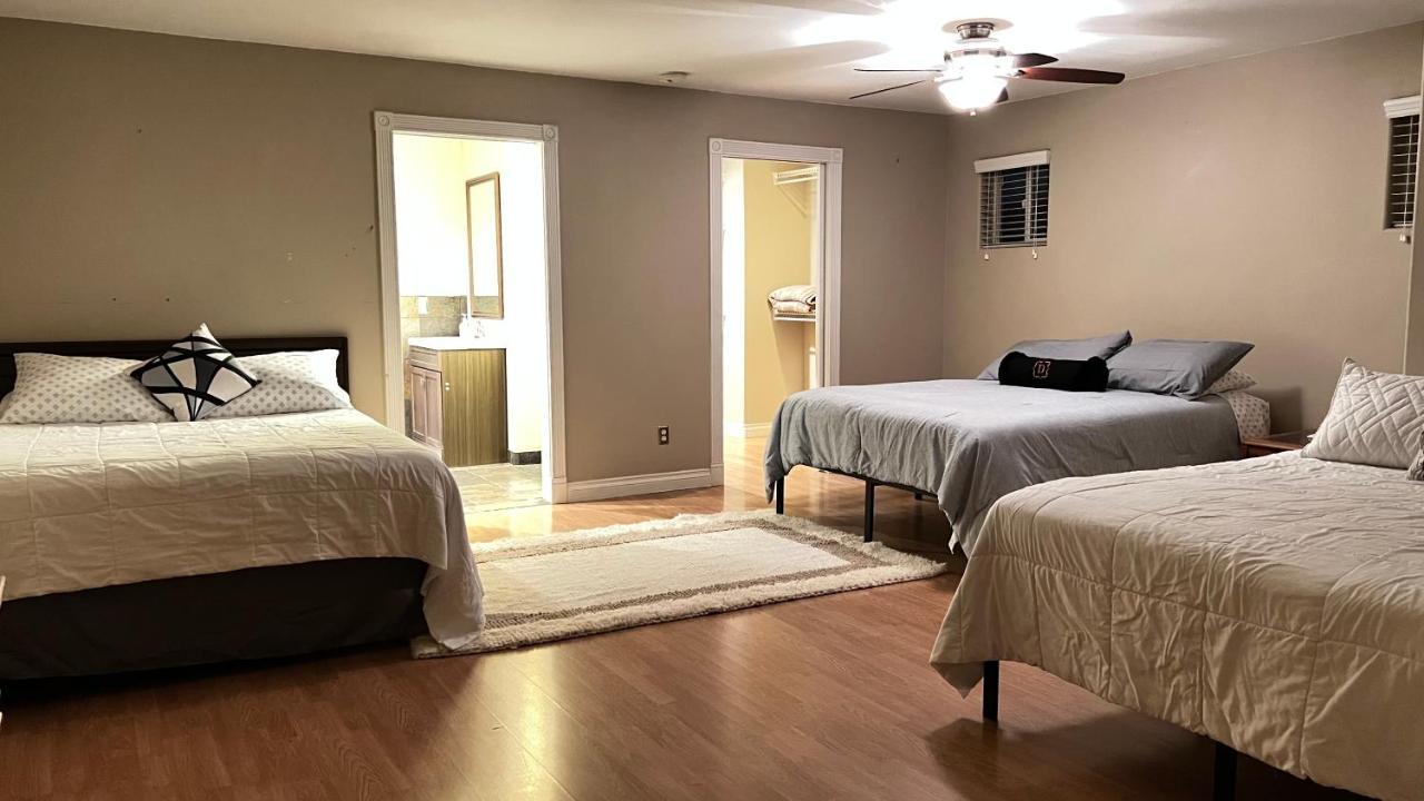 Sweet Spacious 5 Bdrm With Pool Holiday home