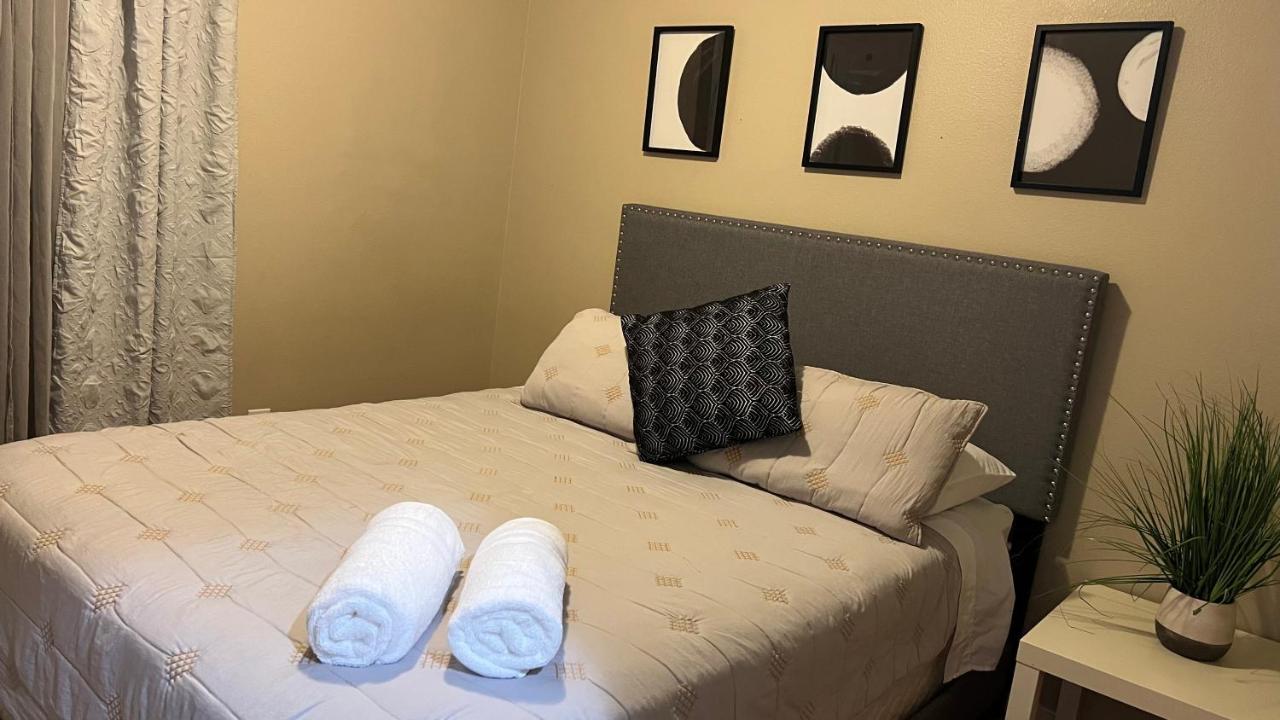 Sweet Spacious 5 Bdrm With Pool *