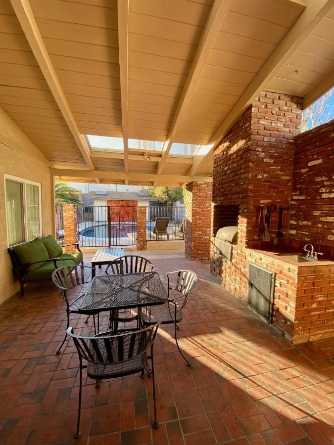 Сasa de vacaciones Newer Ranch With Pool And Hot Tub Near The Strip And Freemont Street. *