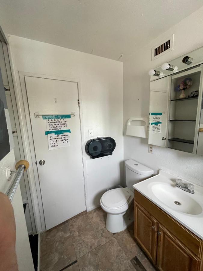 Homestay The Yellow Penthouse Llc