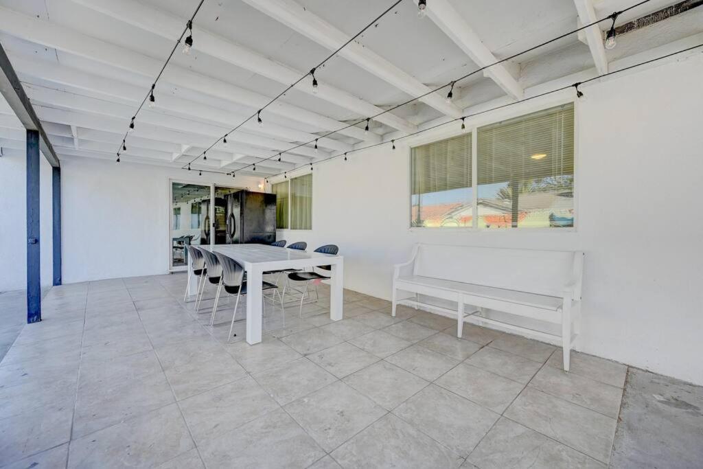 Orange Blossom 8 Bds+casita+pool