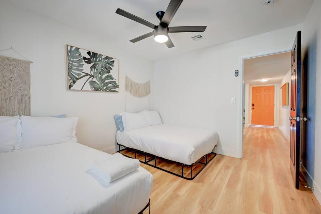 Orange Blossom 8 Bds+casita+pool Holiday home Las Vegas