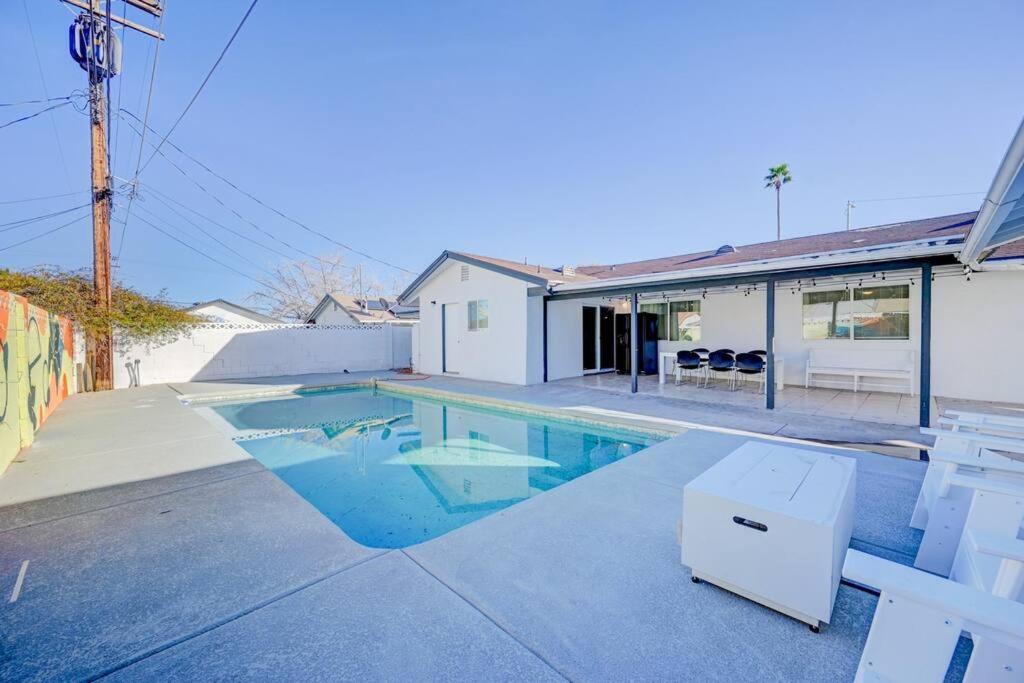 Orange Blossom 8 Bds+casita+pool *