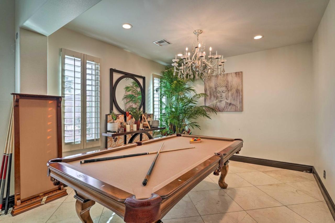 Vegas With Pool And Hot Tub, 9 Mi To Strip! Holiday home Las Vegas