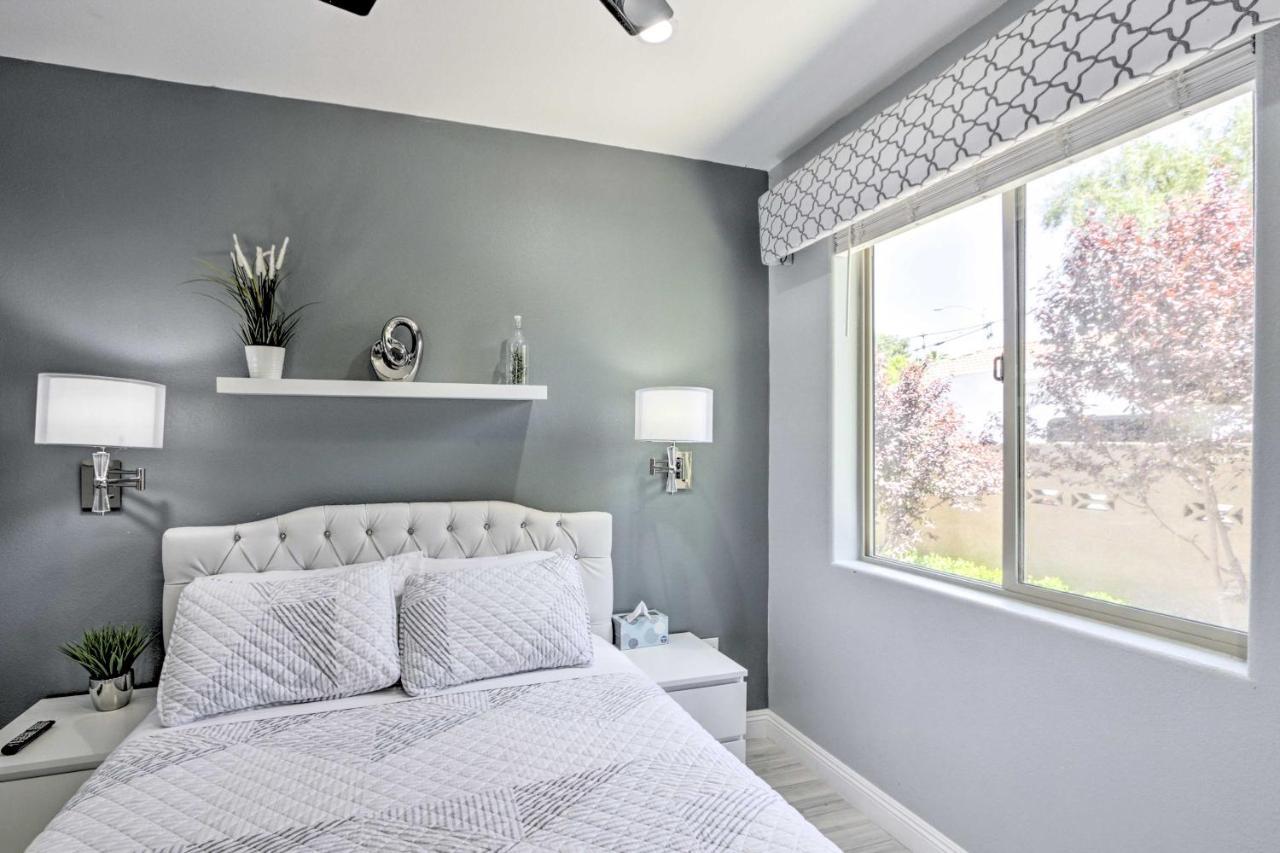 Modern Vegas With Patio 10 Mi To The Strip Holiday home