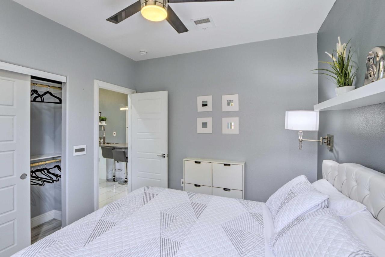 Holiday home Modern Vegas With Patio 10 Mi To The Strip *