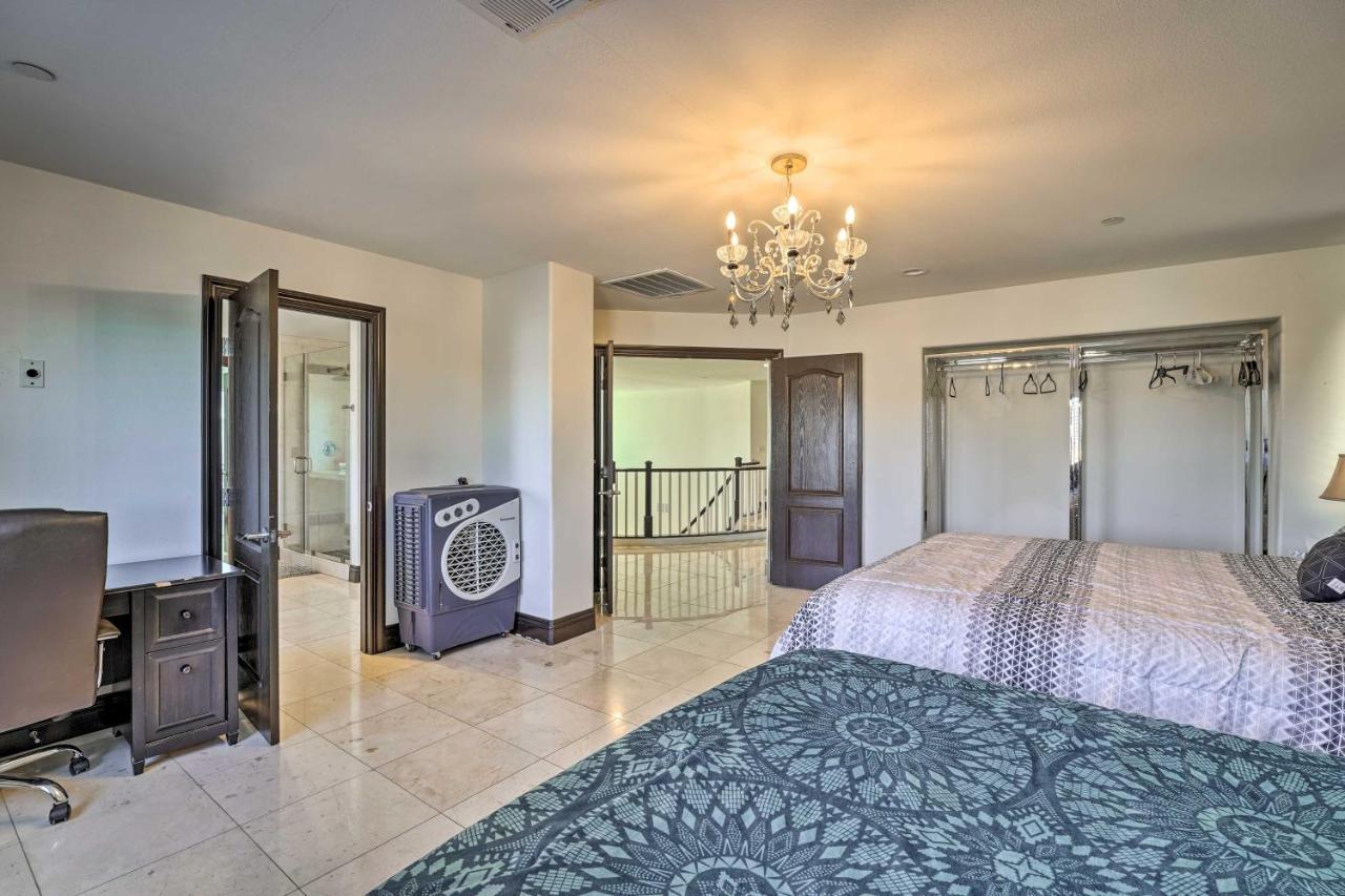 Holiday home Vegas With Pool And Hot Tub, 9 Mi To Strip! Las Vegas