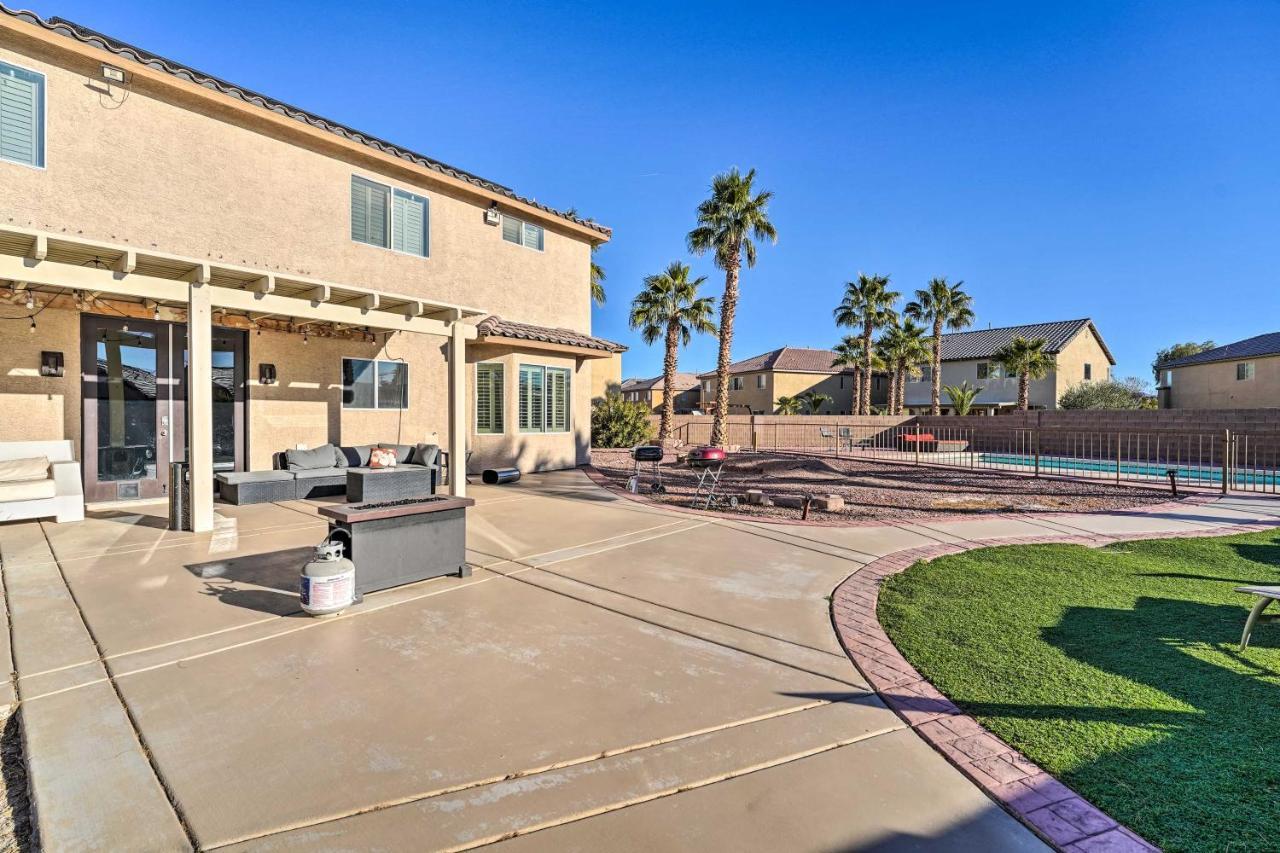 Vegas With Pool And Hot Tub, 9 Mi To Strip! Holiday home