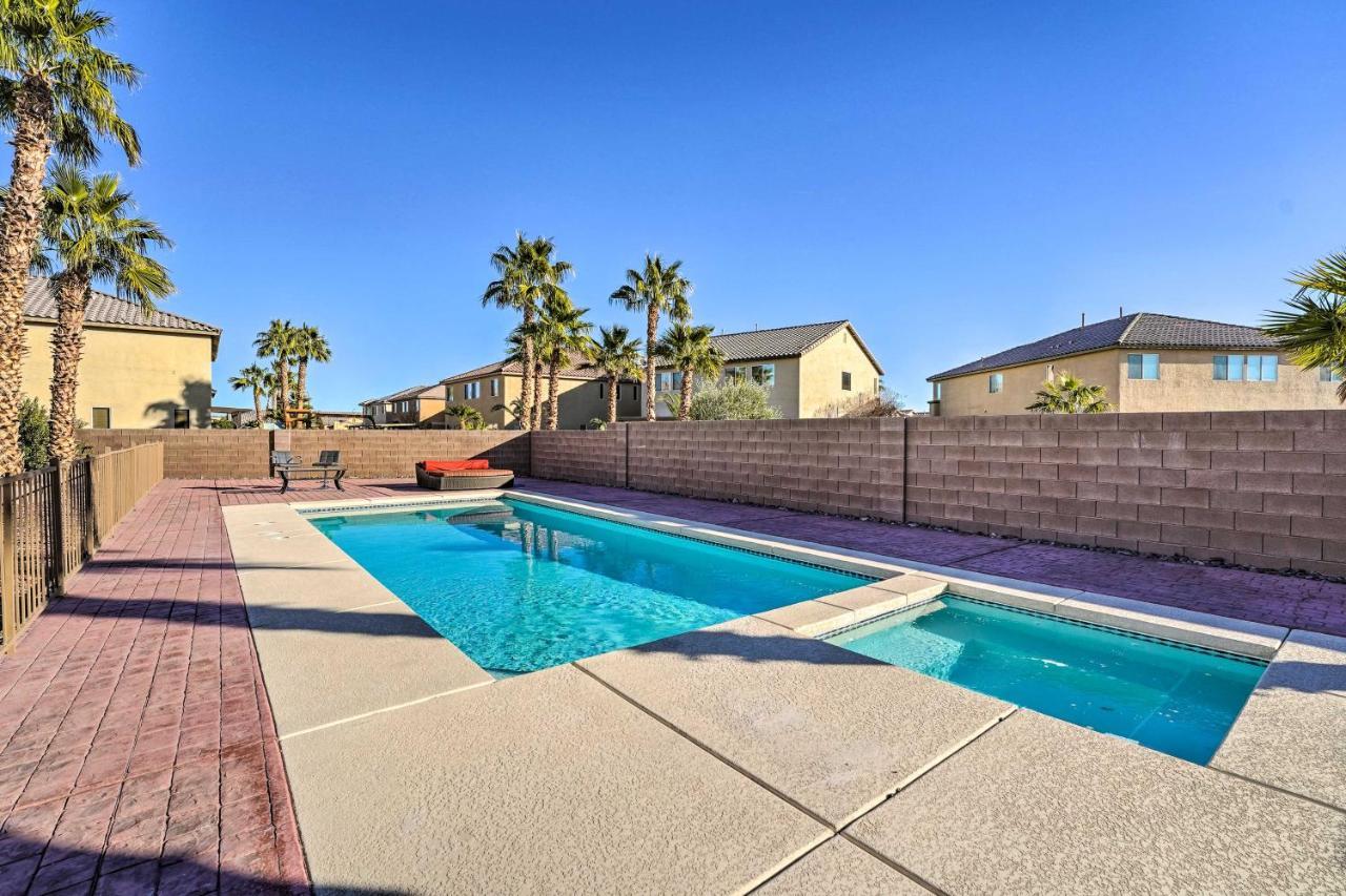 Holiday home Vegas With Pool And Hot Tub, 9 Mi To Strip! Las Vegas