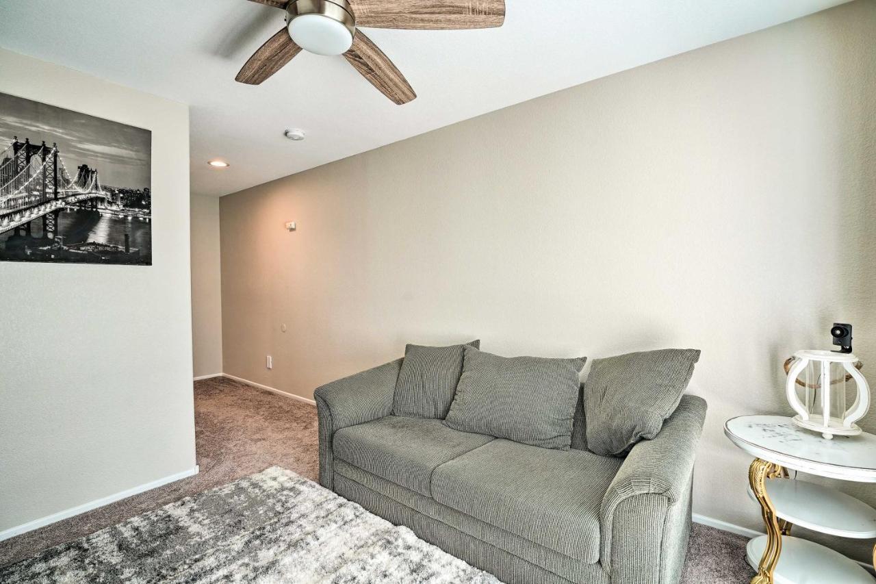 Stylish House With Patio, 8 Mi To Vegas Strip! Holiday home Las Vegas