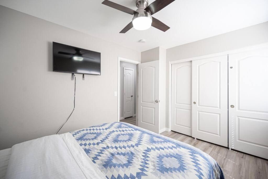 Gorgeous Vegas With Rv Parking Holiday home