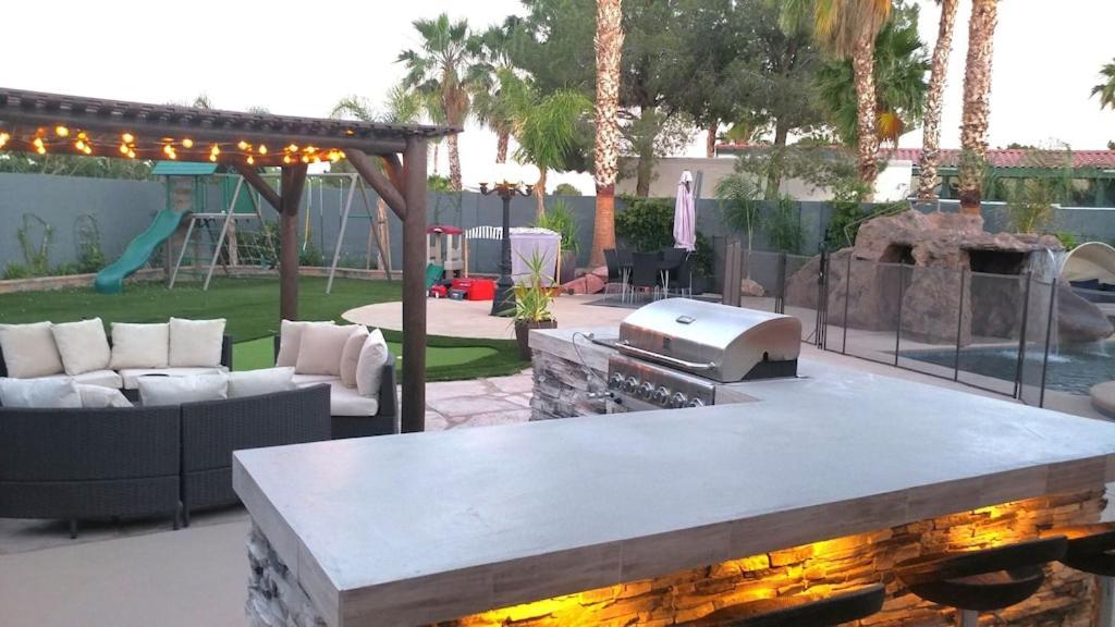 Luxury Oasis: Private Pool, Waterfall Slide & Multi-sport Paradise * Las Vegas