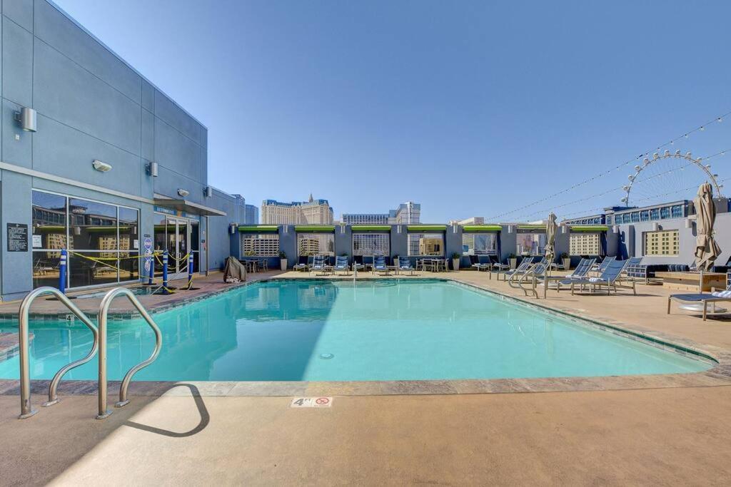 Ultimate Vegas Getaway One Bedroom With Balcony, Kitchen, Gym, Pool & Free Parking * Las Vegas