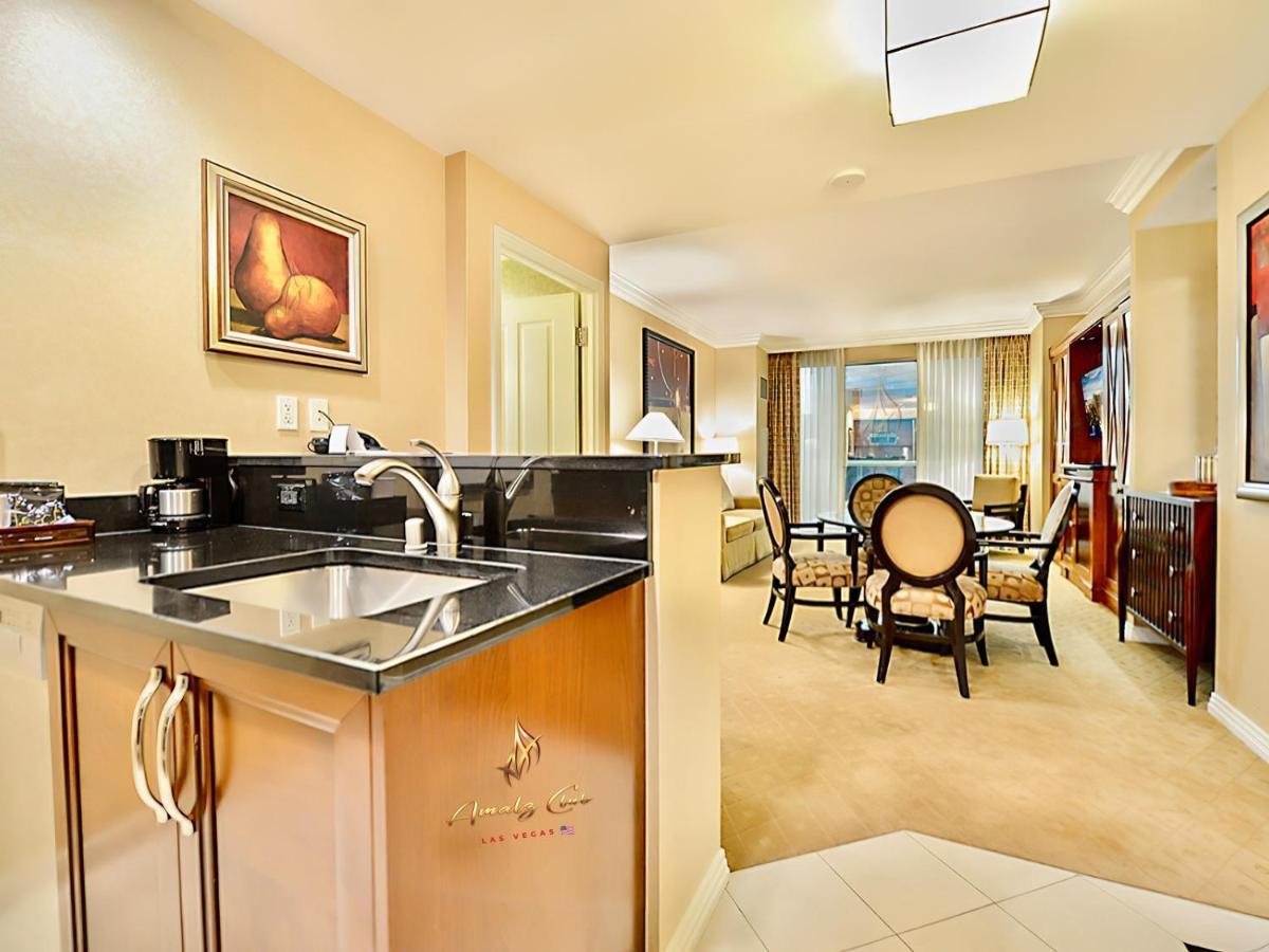 Aparthotel Amalz 1 Bedroom 2 Bathroom Balcony At Mgm Signature !