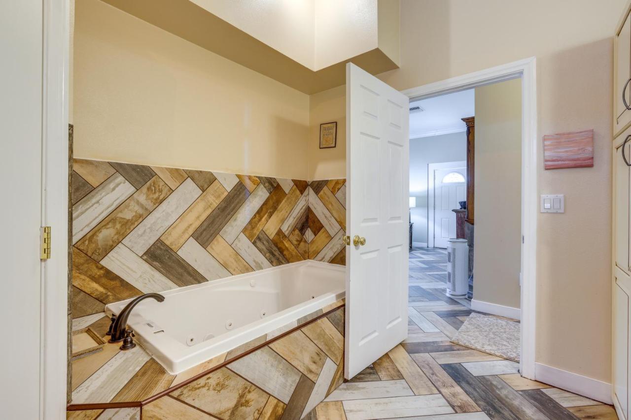 Holiday home Idyllic Vegas Oasis With Outdoor Pool! Las Vegas