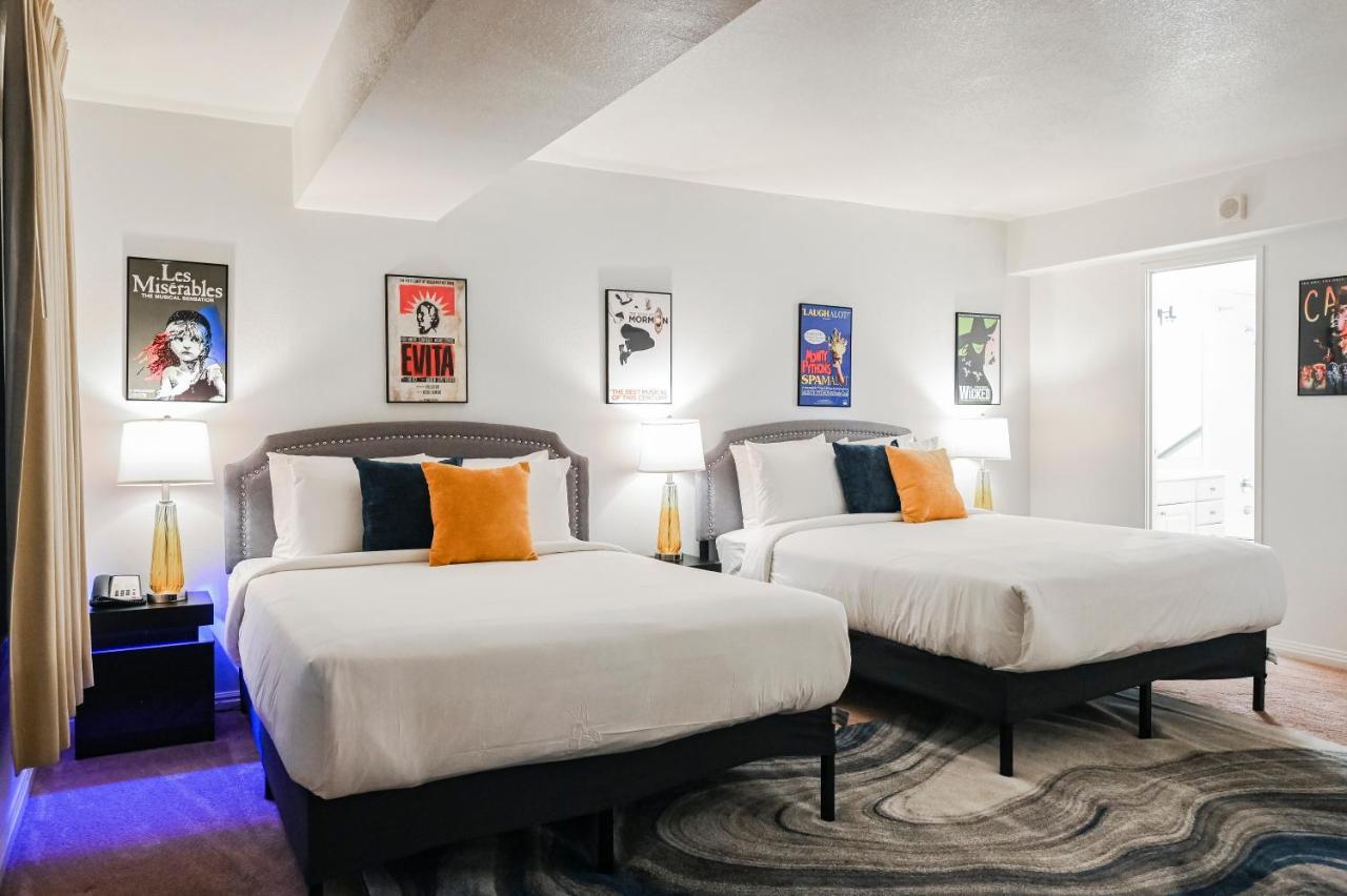 Stripviewsuites At Jockey Club 4*