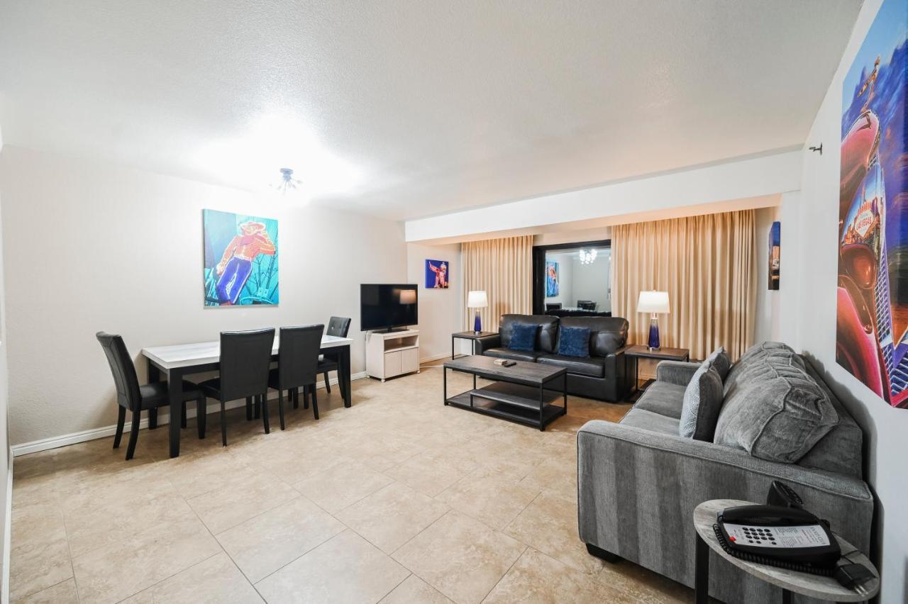 Stripviewsuites At Jockey Club