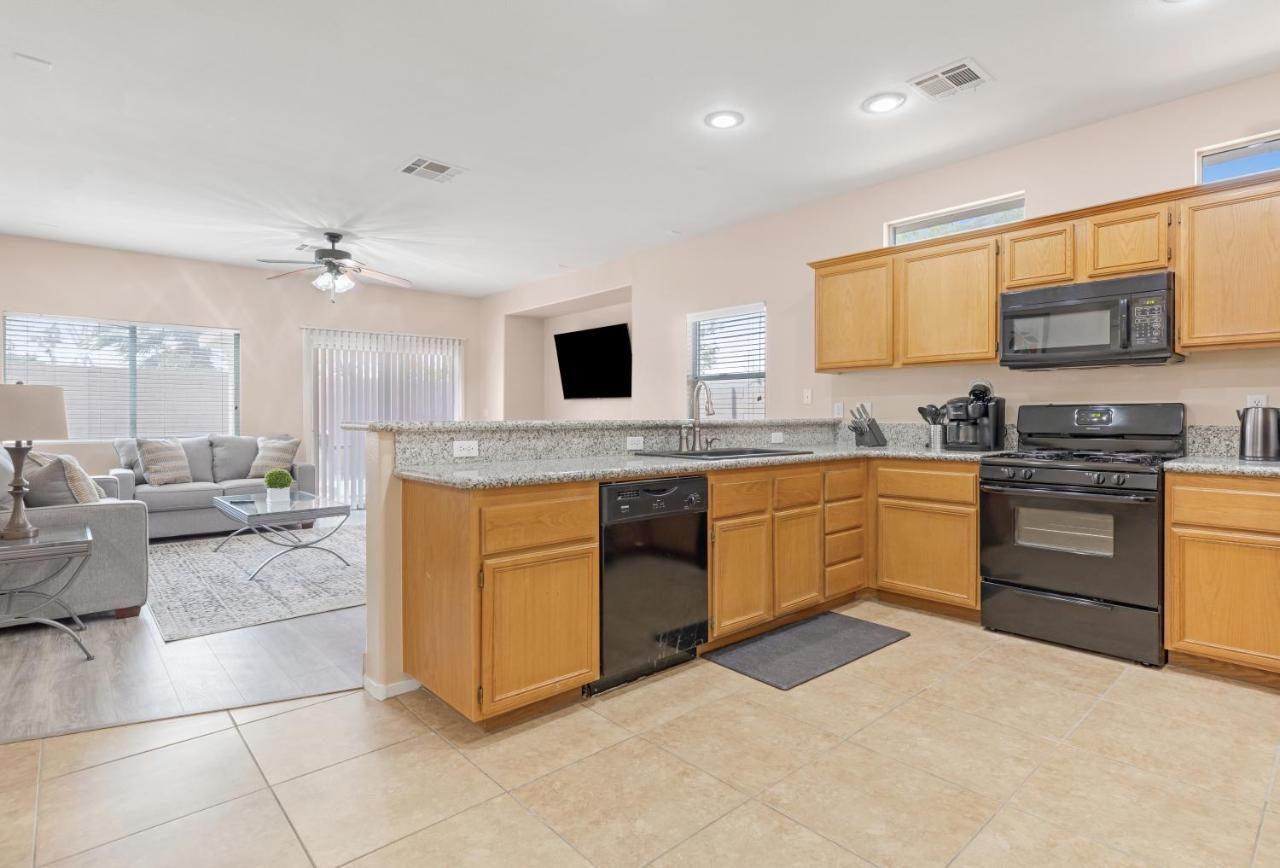 Beautiful Spacious Single Story Vegas *