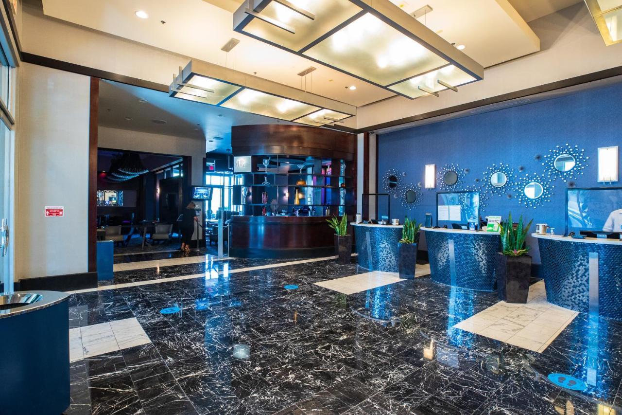 2100 Sqft Penthouse W/ Strip Views! Pool Gym Aparthotel