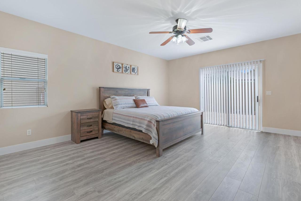 Beautiful Spacious Single Story Vegas *