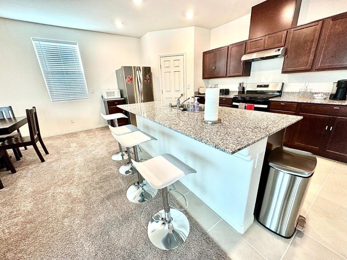 Ferienhaus Spacious House, 5 Bedrooms, Sleeps 12, Near Vegas Strip And Airport Las Vegas
