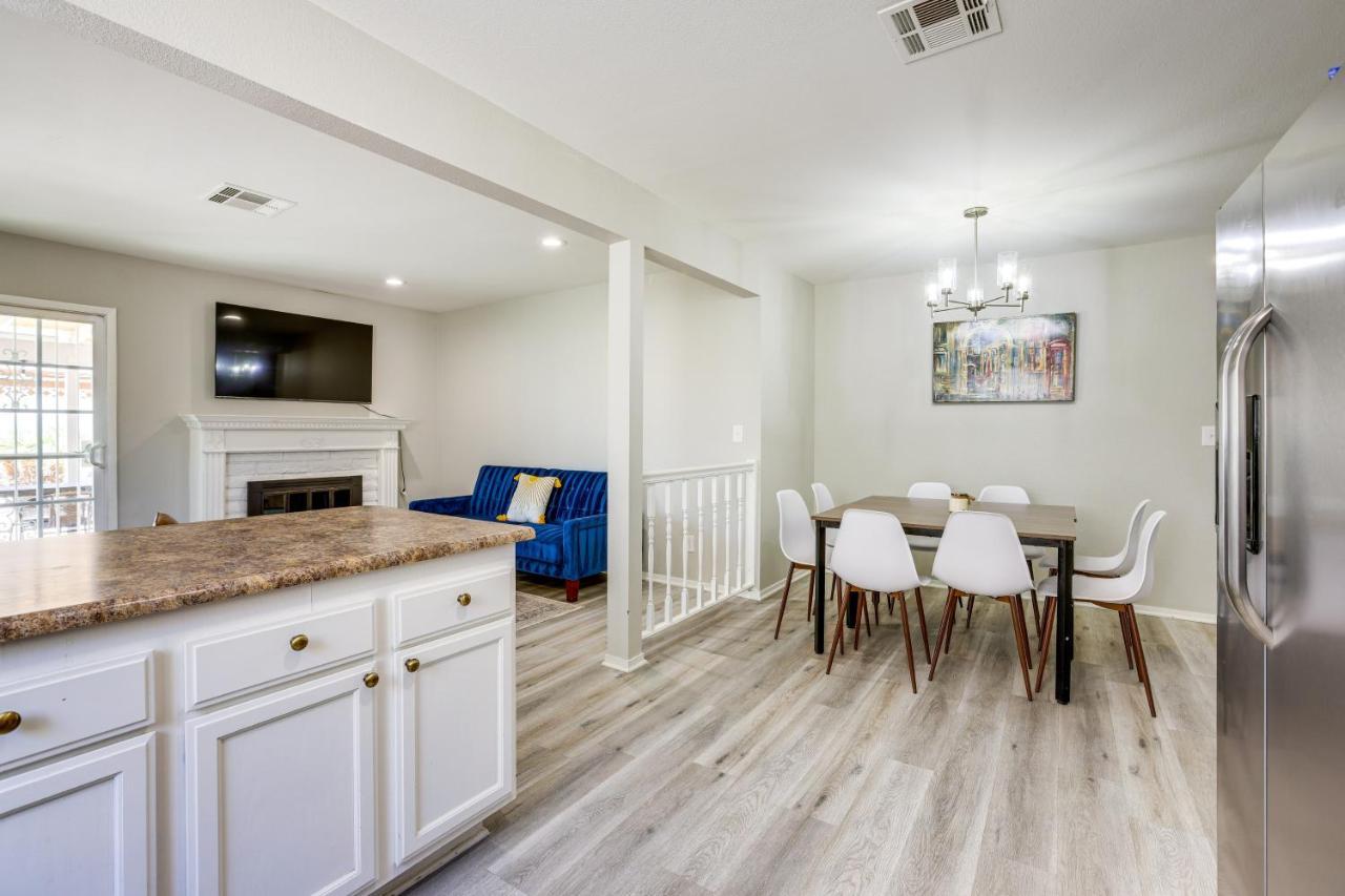 Vegas Vacation With Pool And Patio! Holiday home *