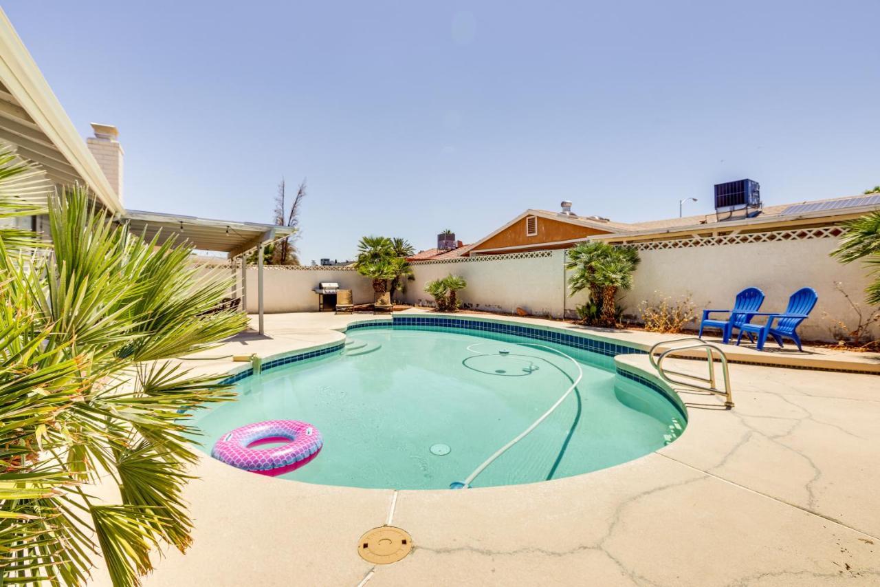 Vegas Vacation With Pool And Patio!