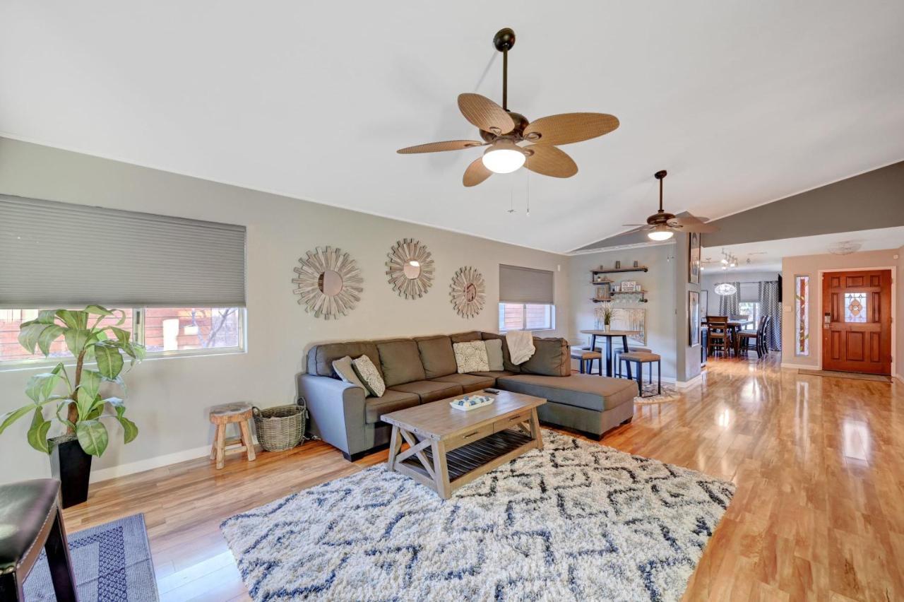 Holiday home Desert Oasis Villa: Heated Pool Minutes From Vegas Strip Las Vegas