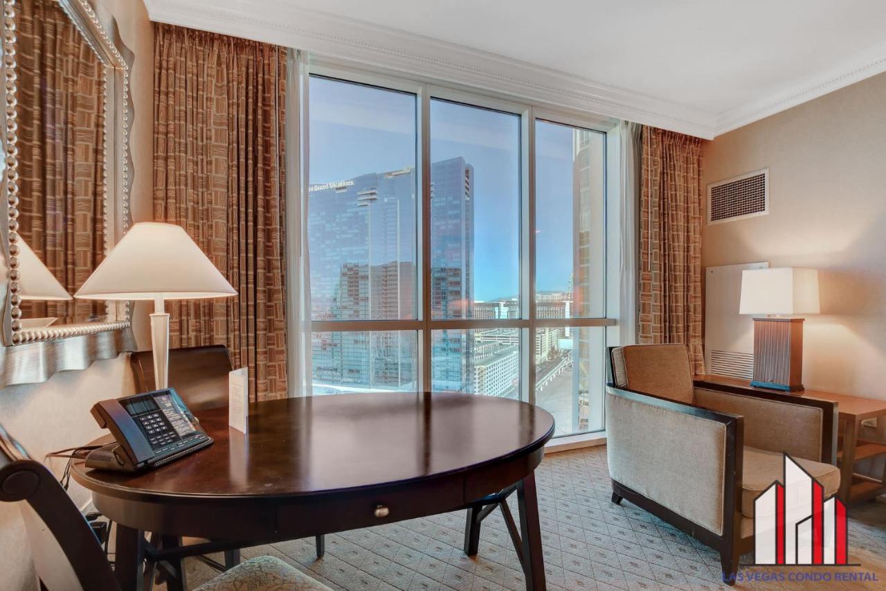 Mgm Signature-22-703 Strip View Jacuzzi Studio Ferienhaus *