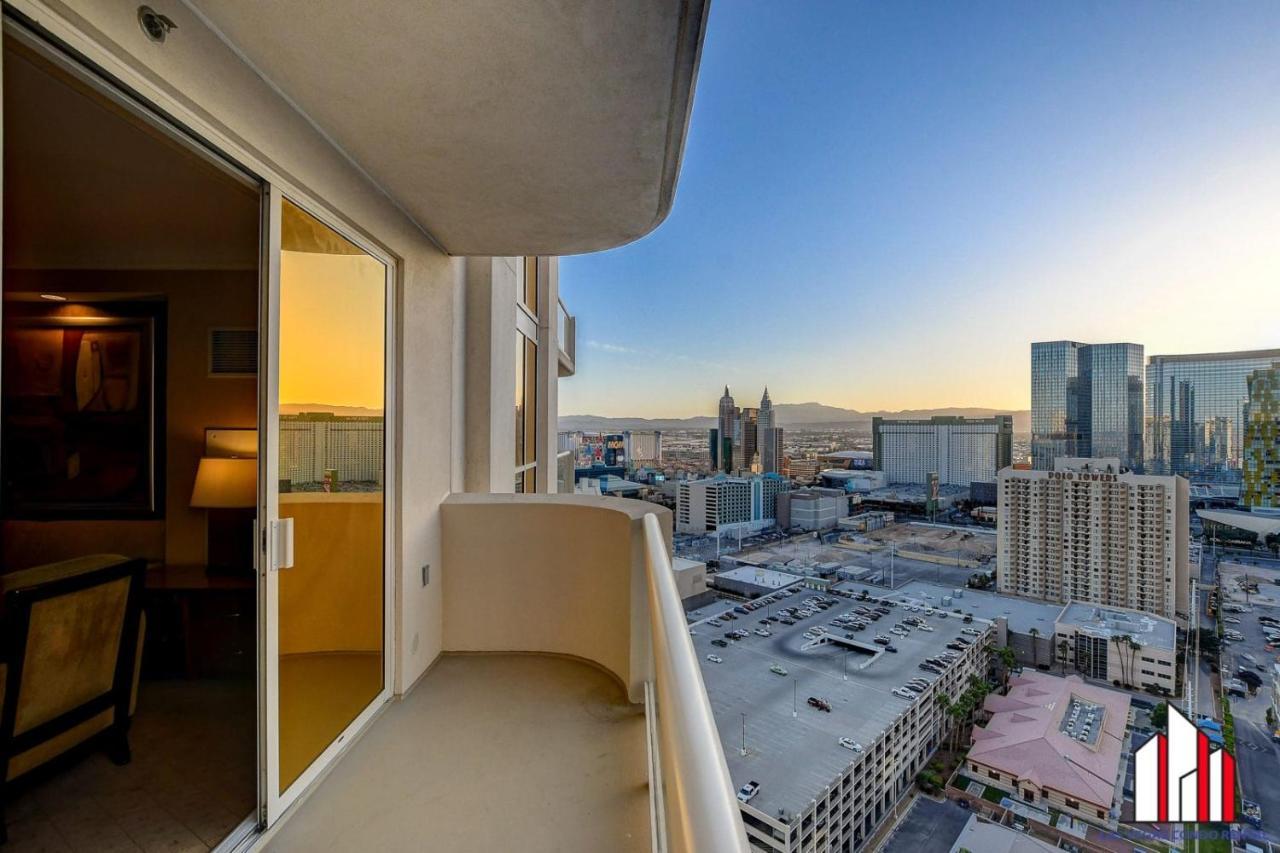 Mgm Signature-28-705 F1 Track & Strip View Balcony Holiday home Las Vegas