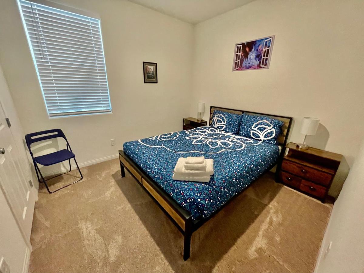 Spacious House, 5 Bedrooms, Sleeps 12, Near Vegas Strip And Airport