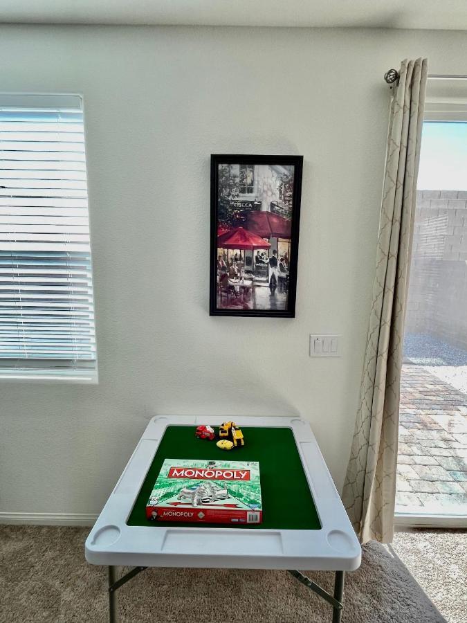 Ferienhaus Spacious House, 5 Bedrooms, Sleeps 12, Near Vegas Strip And Airport