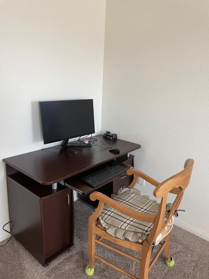 Spacious House, 5 Bedrooms, Sleeps 12, Near Vegas Strip And Airport